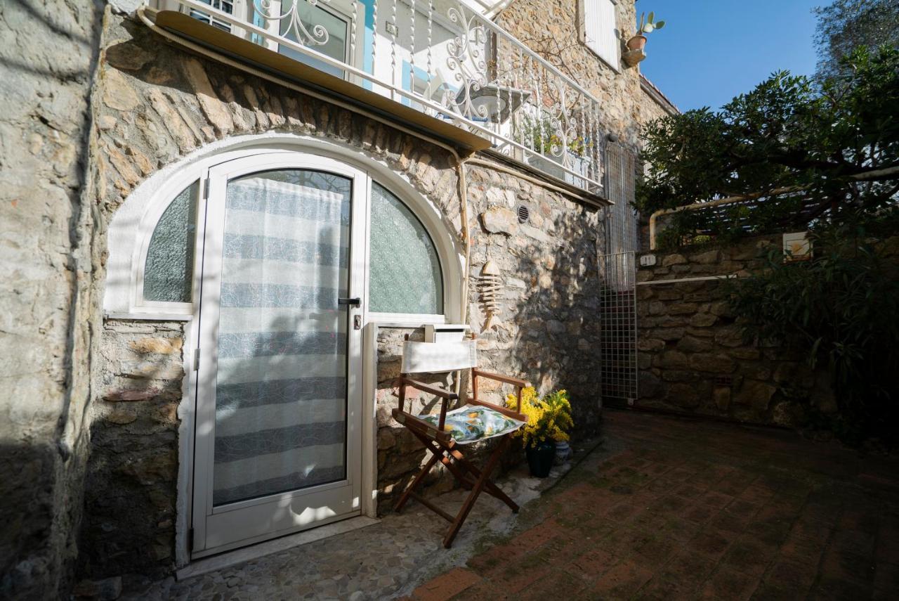 Borgo Antico - Il Nido Di Briciola Apartment Lerici Luaran gambar